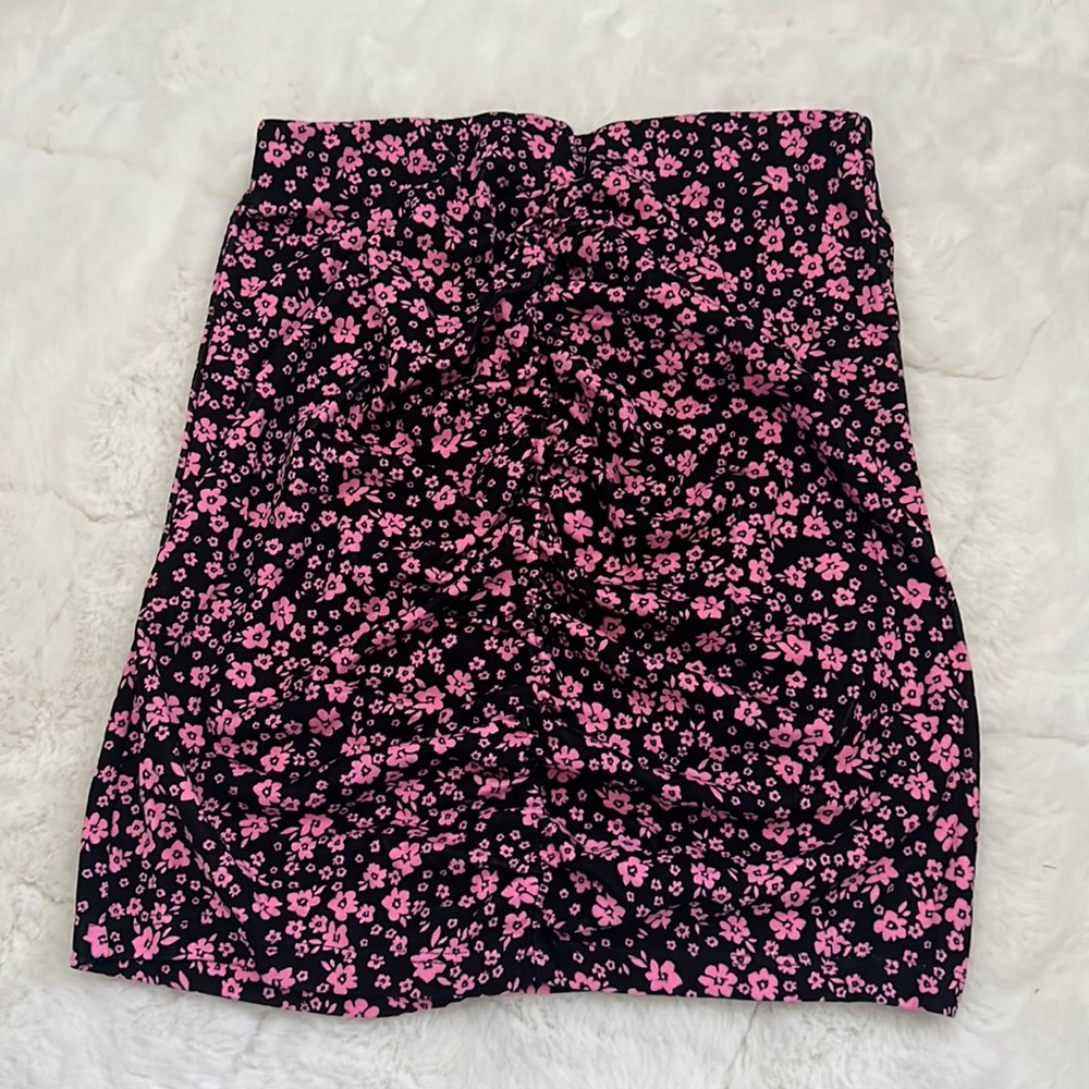 Flowered front and back scrunched skirt